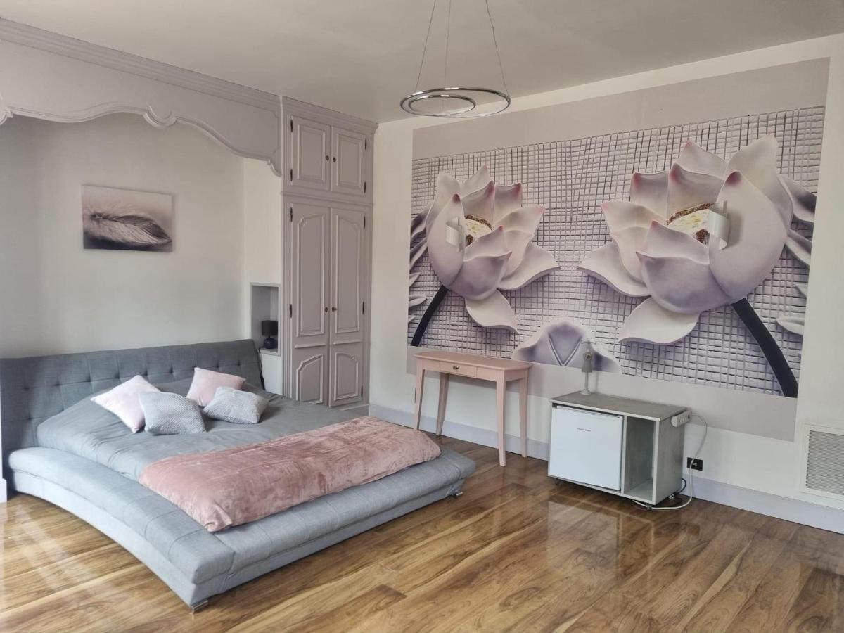 Les Genebruyeres - L'Histoire D'Un Reve Bed & Breakfast Aubigny-sur-Nere Ngoại thất bức ảnh